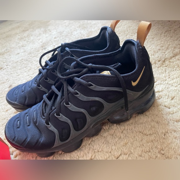 Air vapormax plus - Picture 2 of 4